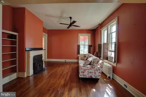 Living - 10 N State St, Dover, DE 19901 photo 6 of 16