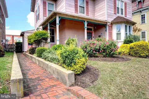 Exterior - 10 N State St, Dover, DE 19901 photo 6 of 18