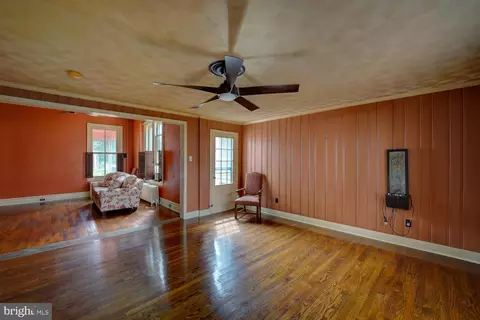 Living - 10 N State St, Dover, DE 19901 photo 10 of 16