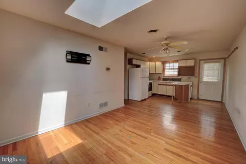 Living - 10 N State St, Dover, DE 19901 photo 14 of 16