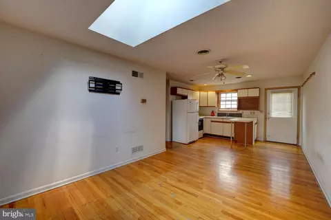 Living - 10 N State St, Dover, DE 19901 photo 15 of 16
