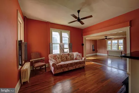 Living - 10 N State St, Dover, DE 19901 photo 4 of 16