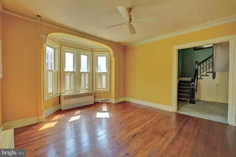 Living - 10 N State St, Dover, DE 19901 photo 2 of 16