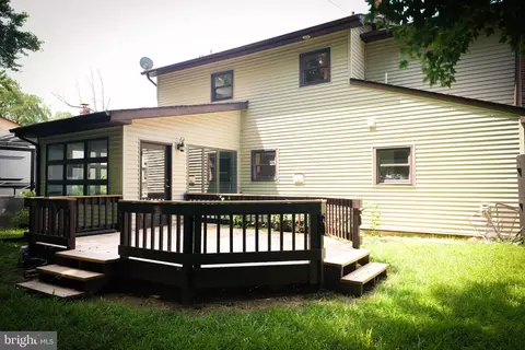 Exterior - 727 Pear St, Dover, DE 19904 photo 4 of 5