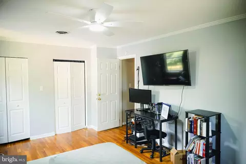 Bedroom - 727 Pear St, Dover, DE 19904 photo 4 of 10
