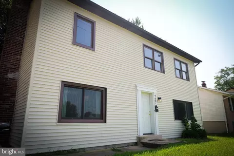 Exterior - 727 Pear St, Dover, DE 19904 photo 3 of 5