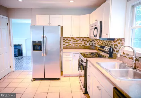 Kitchen - 727 Pear St, Dover, DE 19904 photo 1 of 2