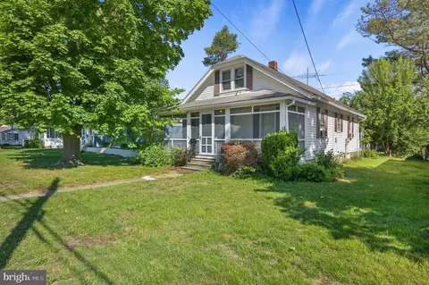 Exterior - 135 Pine St, Dover, DE 19901 photo 2 of 6