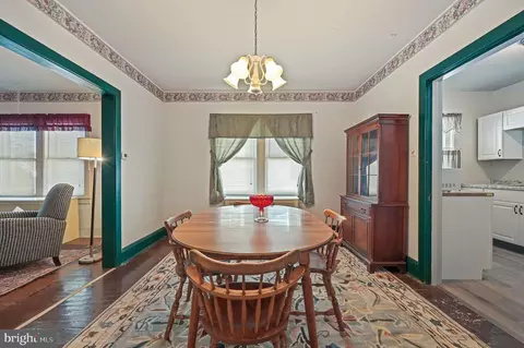 Dining - 135 Pine St, Dover, DE 19901 photo 2 of 3