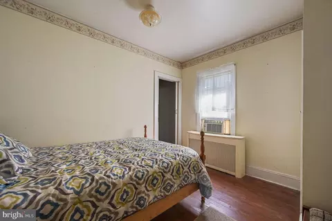 Bedroom - 135 Pine St, Dover, DE 19901 photo 4 of 6