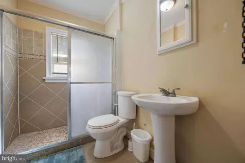 Bath - 135 Pine St, Dover, DE 19901 photo 1 of 1
