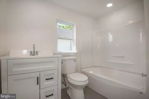 Bath - 18 S Governors Ave, Dover, DE 19904 photo 1 of 1