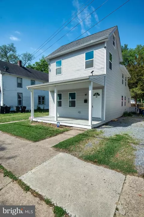 Exterior - 18 S Governors Ave, Dover, DE 19904 photo 2 of 5