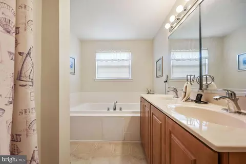 Bath - 526 Carrington Dr, Dover, DE 19904 photo 1 of 2