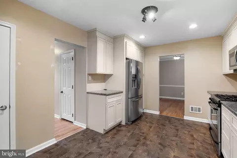 Entry Way - 397 Nimitz Rd, Dover, DE 19901 photo 3 of 5