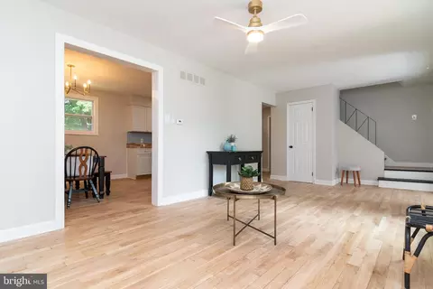 Living - 162 Turner Dr, Dover, DE 19904 photo 2 of 6