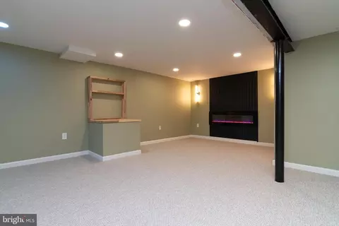 Living - 162 Turner Dr, Dover, DE 19904 photo 4 of 6
