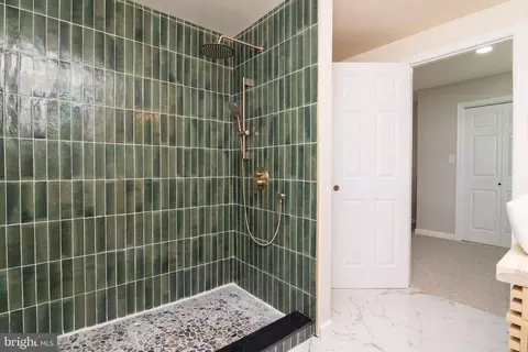 Bath - 162 Turner Dr, Dover, DE 19904 photo 3 of 5