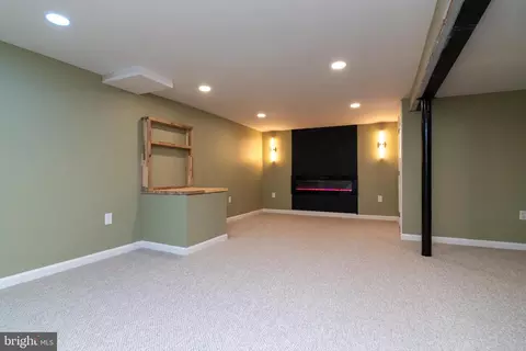 Living - 162 Turner Dr, Dover, DE 19904 photo 5 of 6