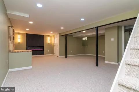 Living - 162 Turner Dr, Dover, DE 19904 photo 3 of 6
