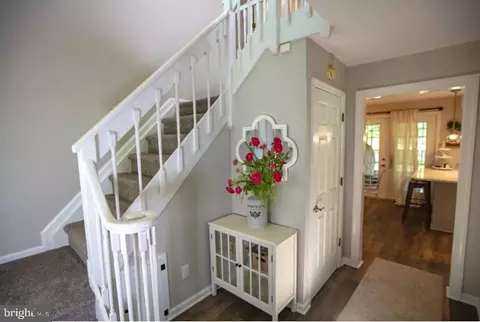 Entry Way - 330 Troon Rd, Dover, DE 19904 photo 1 of 12
