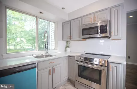 Kitchen - 330 Troon Rd, Dover, DE 19904 photo 5 of 7