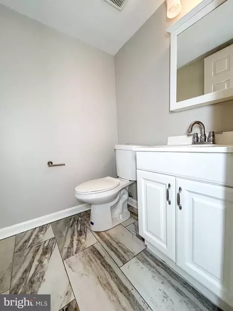 Bath - 330 Troon Rd, Dover, DE 19904 photo 1 of 3