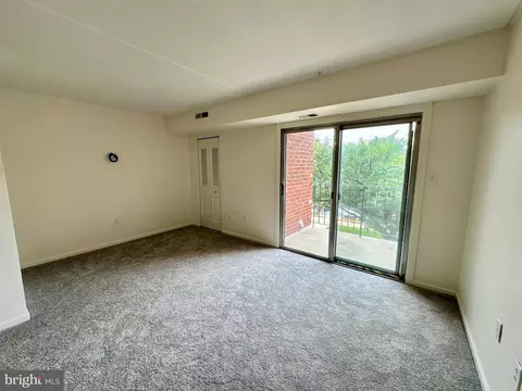 Living - 5 Harlech Hall, Dover, DE 19904 photo 2 of 4