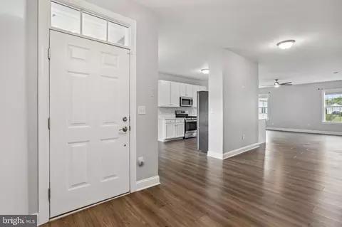 Entry Way - 95 Fairmont Ln, Dover, DE 19904 photo 5 of 10