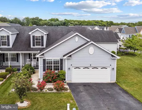 95 Fairmont Ln, Dover, DE 19904
