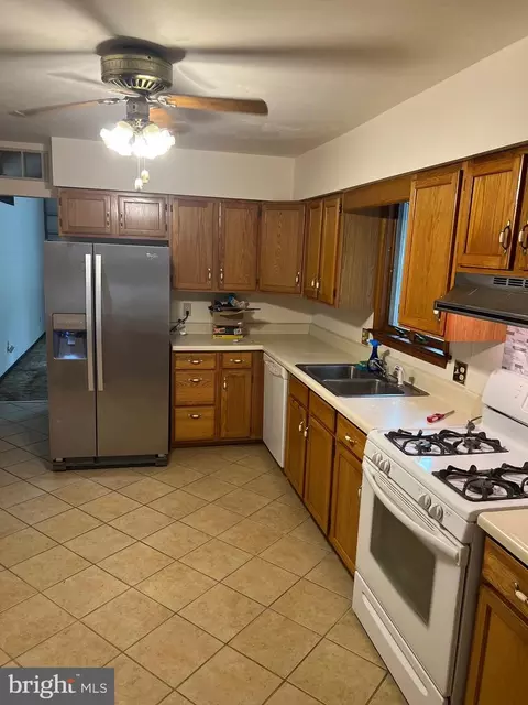 Kitchen - 524 Crawford Ave, Dover, DE 19901 photo 3 of 3