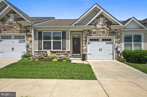 42 Cresthaven Ln, Dover, DE 19901