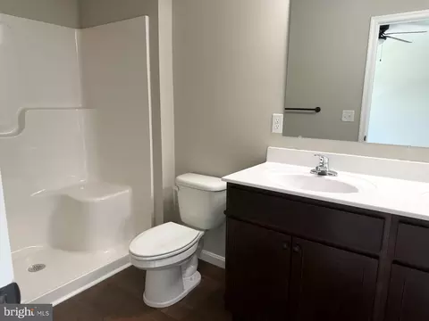 Bath - 237 Rojan Rd #112, Dover, DE 19901 photo 1 of 1