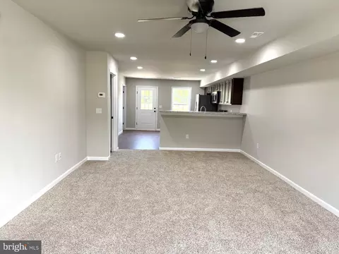 Living - 237 Rojan Rd #112, Dover, DE 19901 photo 3 of 4