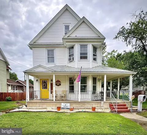 203 Commerce St, Harrington, DE 19952