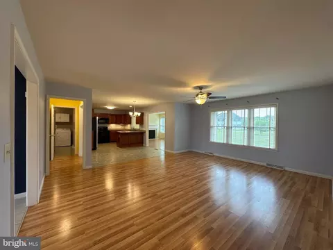 Living - 1656 Nault Rd, Dover, DE 19904 photo 4 of 9