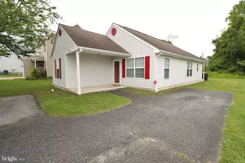 735 W North St, Dover, DE 19904 photo 2