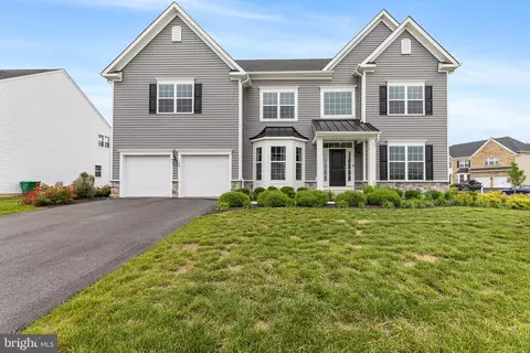 16 Wavyleaf Dr, Smyrna, DE 19977