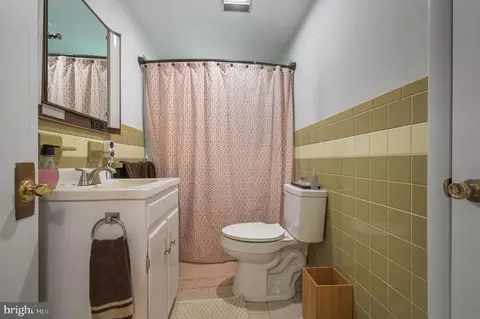 Bath - 11 Simpson St, Harrington, DE 19952 photo 1 of 1