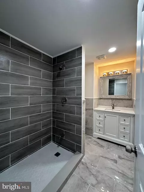 Bath - 128 W North St, Dover, DE 19904 photo 1 of 3