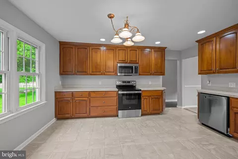 Kitchen - 111 N Fairfield Dr, Dover, DE 19901 photo 2 of 2