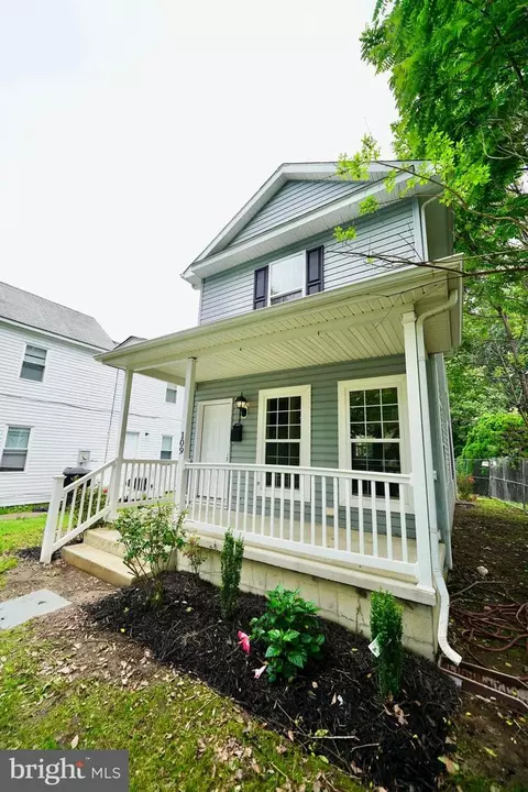 Exterior - 109 S Queen St, Dover, DE 19904 photo 3 of 5