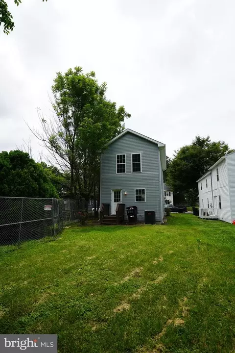 Exterior - 109 S Queen St, Dover, DE 19904 photo 4 of 5