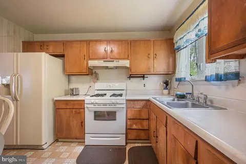 Kitchen - 355 Frear Dr, Dover, DE 19901 photo 2 of 4
