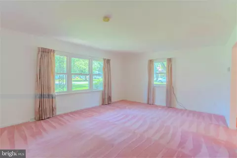 Living - 953 Lochmeath Way, Dover, DE 19901 photo 4 of 5