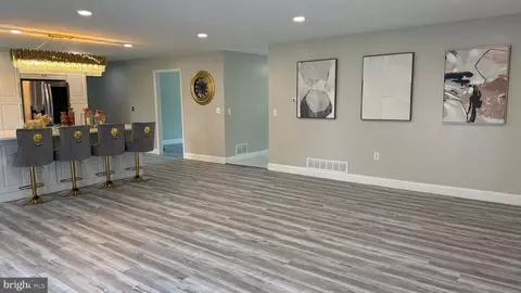 Entry Way - 104 Lake Front Dr, Dover, DE 19904 photo 10 of 17
