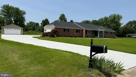 104 Lake Front Dr, Dover, DE 19904
