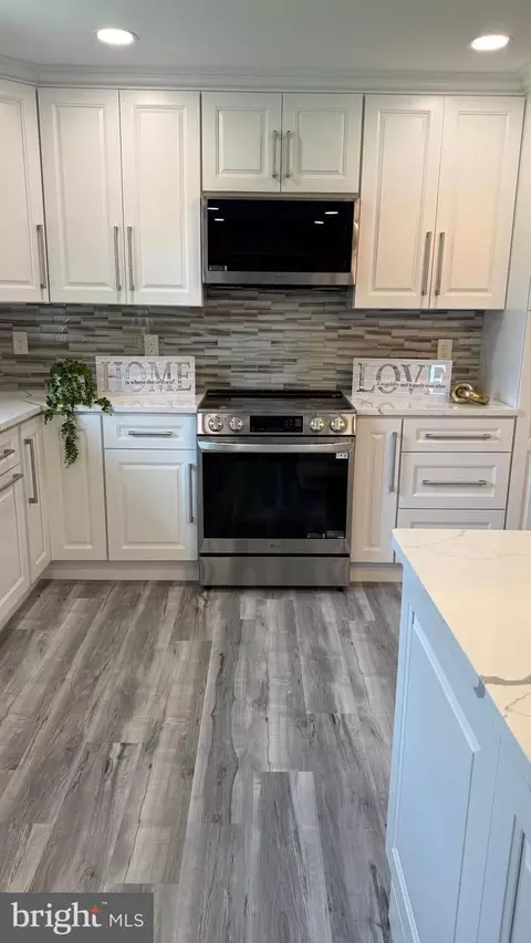 Kitchen - 104 Lake Front Dr, Dover, DE 19904 photo 6 of 6