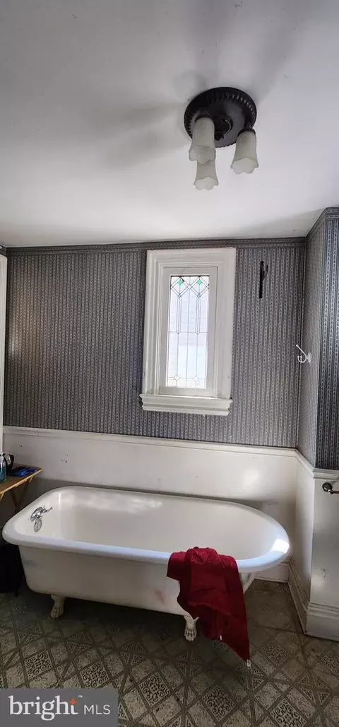 Bath - 45 S Bradford St, Dover, DE 19904 photo 1 of 1