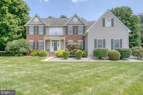 Exterior - 13 Emerson Dr, Dover, DE 19901 photo 4 of 13